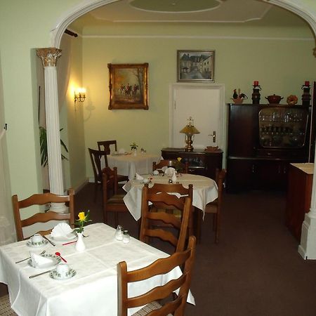 Pension Marienhof Kobern-Gondorf Exterior photo