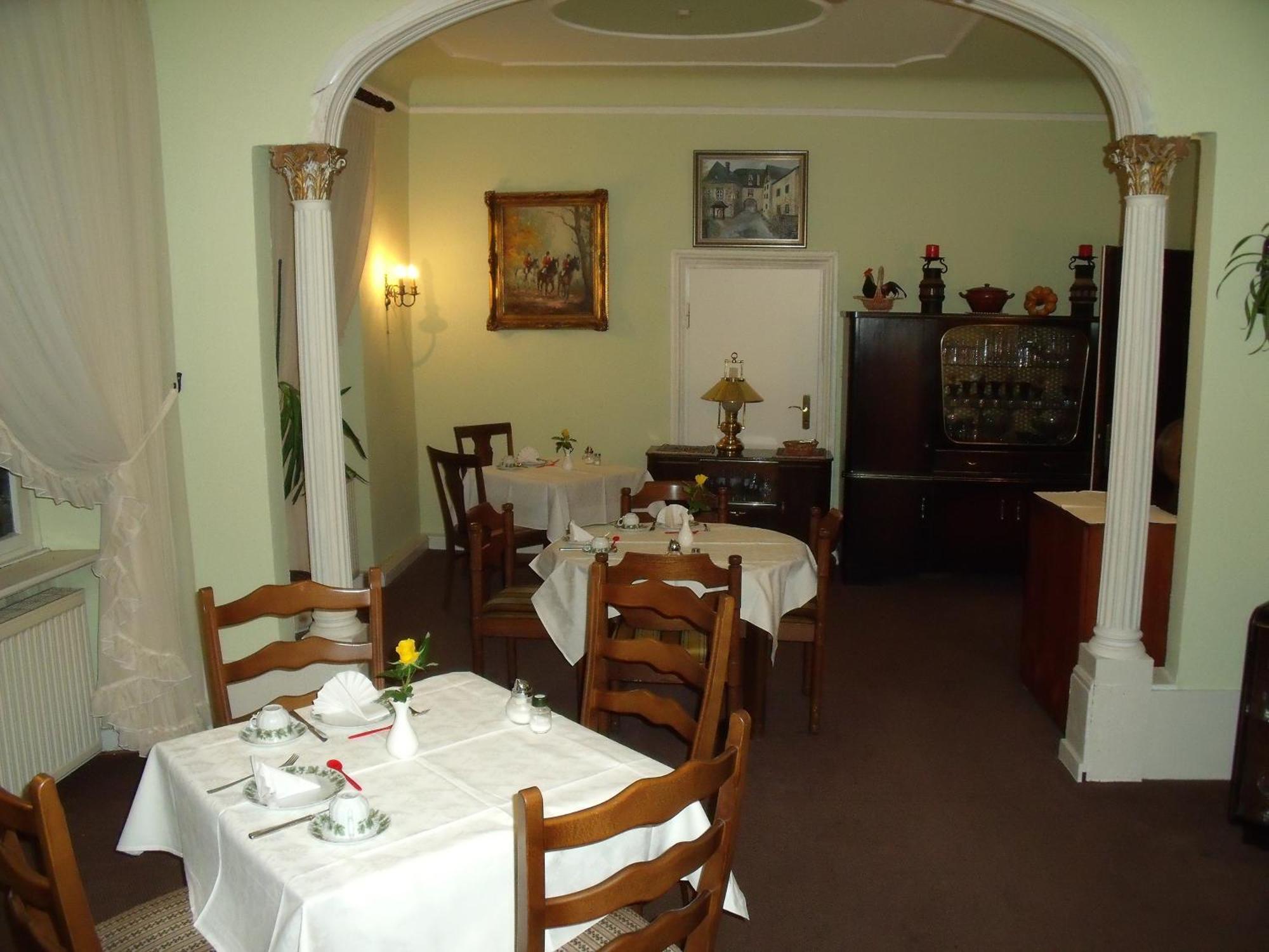 Pension Marienhof Kobern-Gondorf Exterior photo