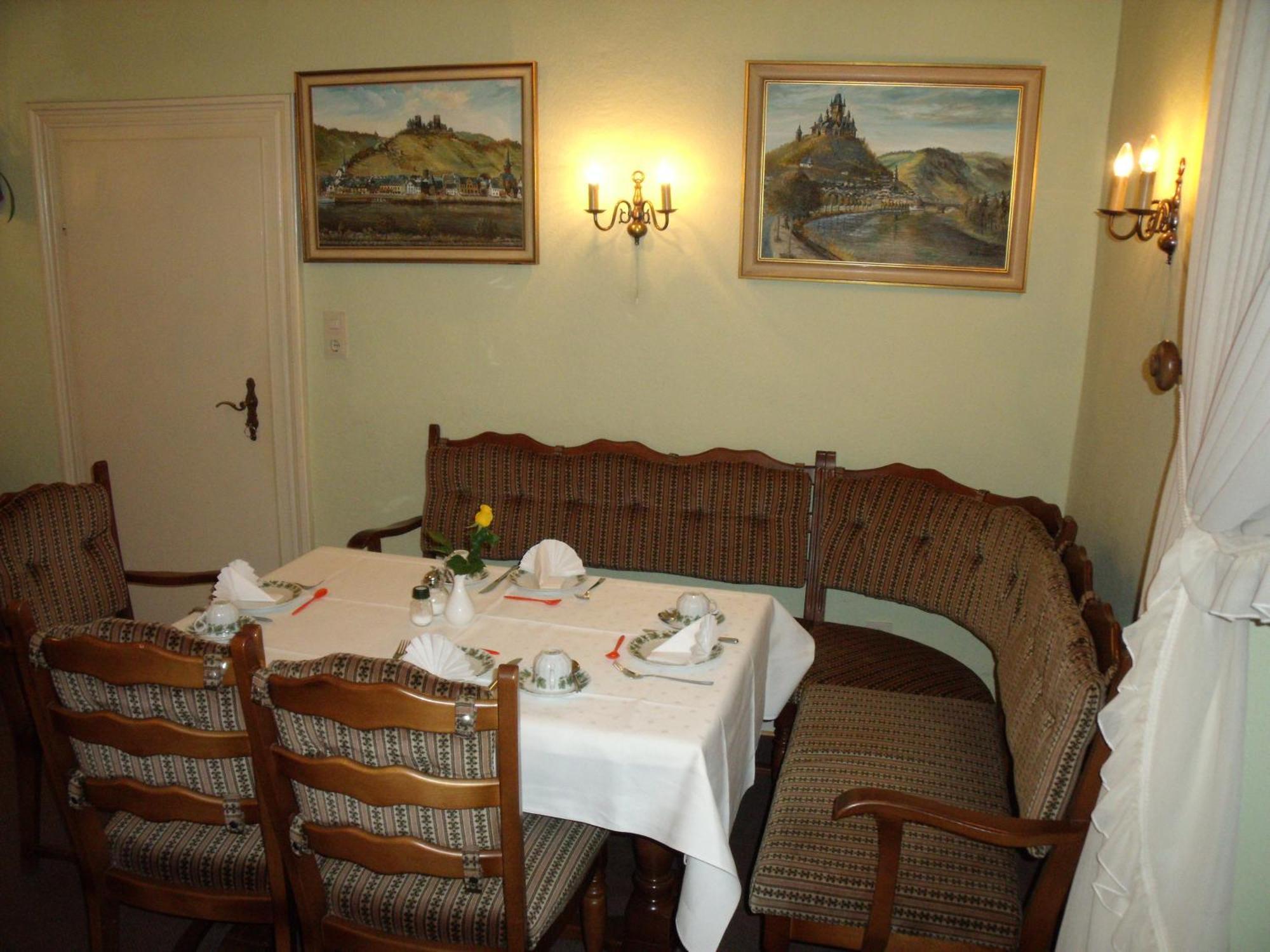 Pension Marienhof Kobern-Gondorf Exterior photo